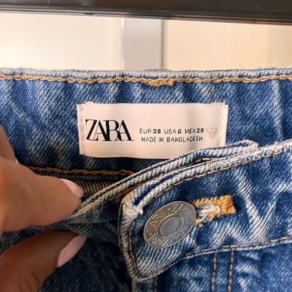 Zara Distressed Denim Cutoff Jeans Shorts Size 6 - Picture 5 of 8